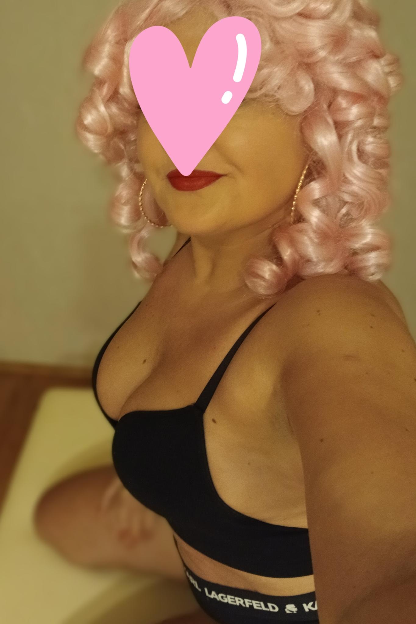 Sabrina (38)